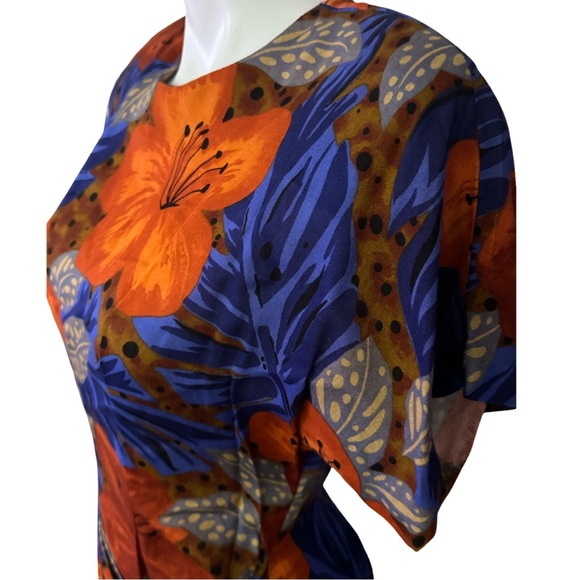 VINTAGE FLORAL STATEMENT DRESS - Picture 4 of 7